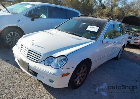 2005 Mercedes-Benz C 240 Luxury from USA, damaged, VIN WDBRH61J55F595425
